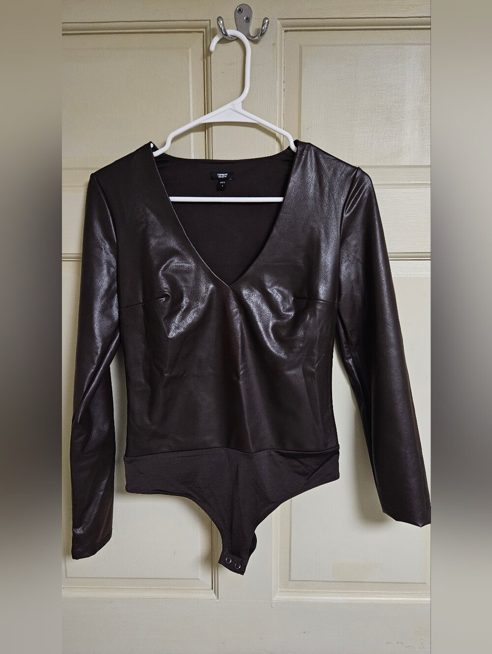 Express Faux Leather V-Neck Long Sleeve Bodysuit - Dark Brown - size S